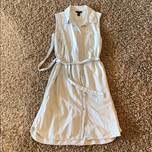 Women’s light chambray GAP dress.  Sleeveless